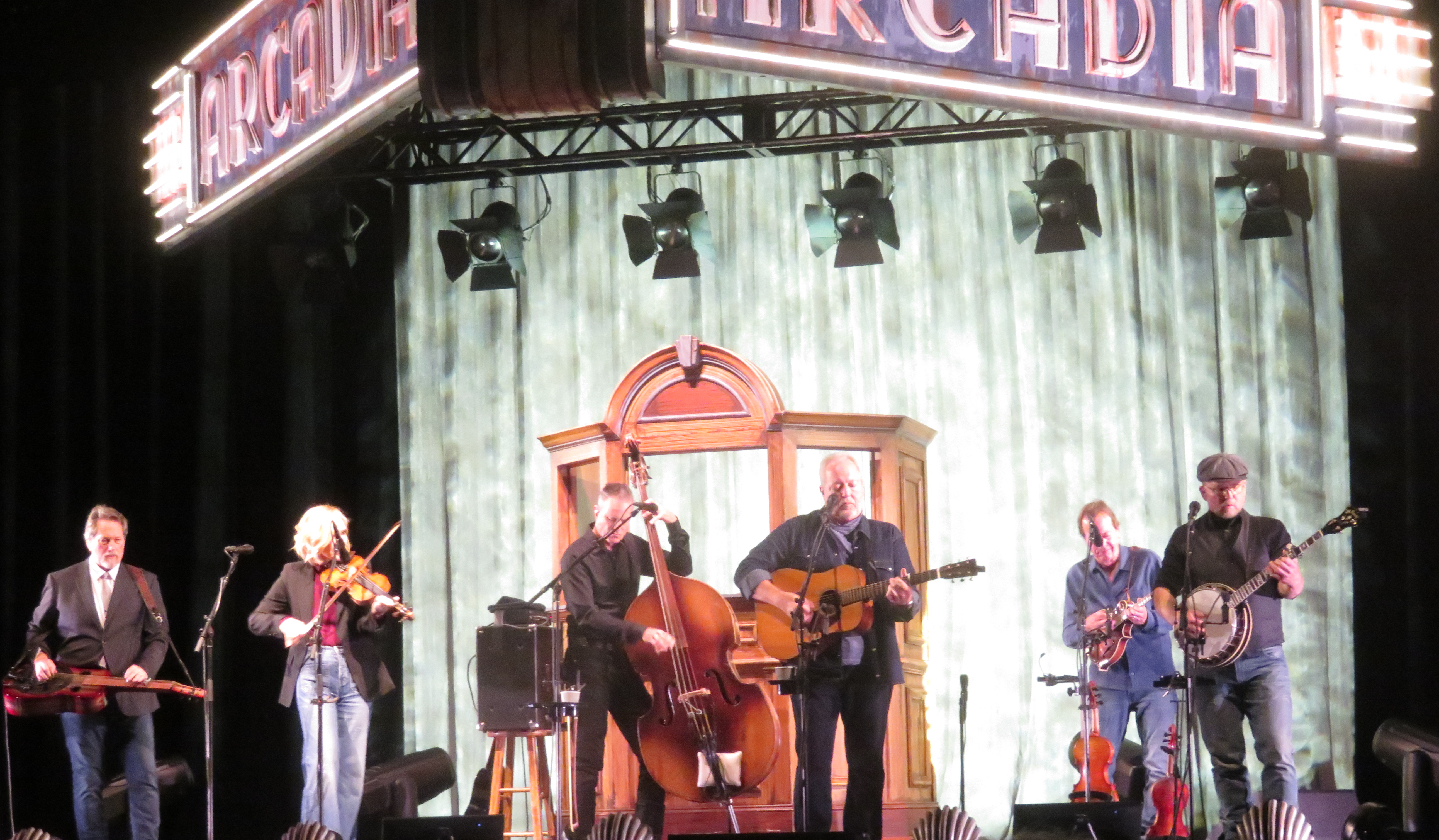 AlisonKraussAndUnionStation2025-08-19MasseyHallTorontoCanada (15).jpg